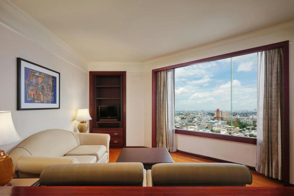 
One-Bedroom Crest Suite
