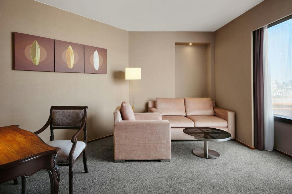 
One-Bedroom Executive Suite - Executive Lounge Access
