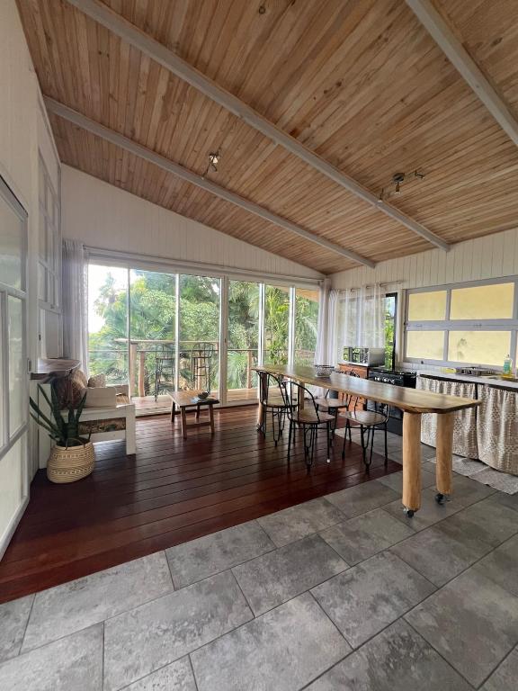 Charming bungalow with sea view facing Marina Taina - photo 4 - Tahiti, Polynésie