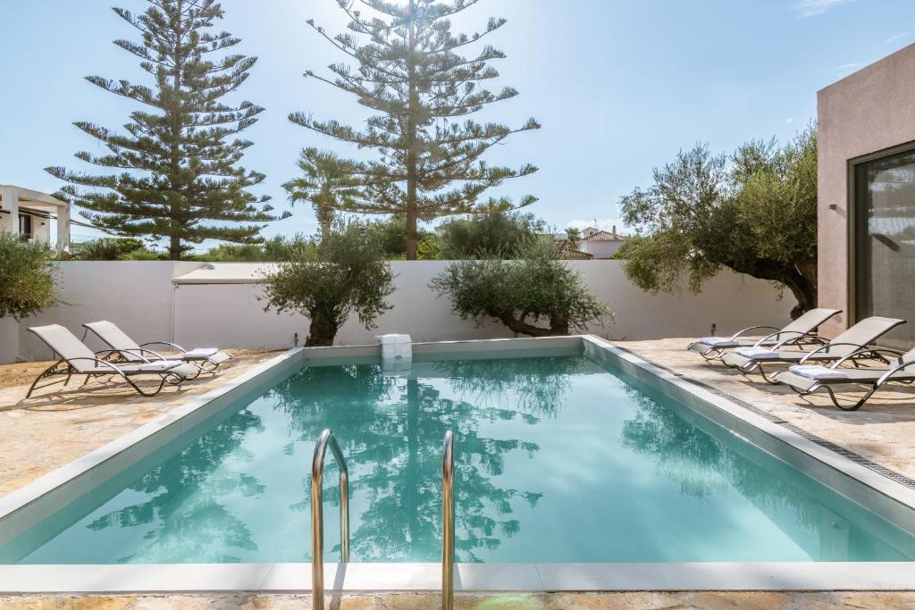 Nopi Exclusive Villa, A Sunlit Retreat by MindYourVilla