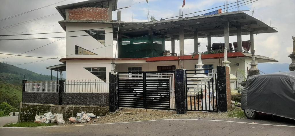 Tòa nhà nơi chỗ nghỉ nhà dân tọa lạc