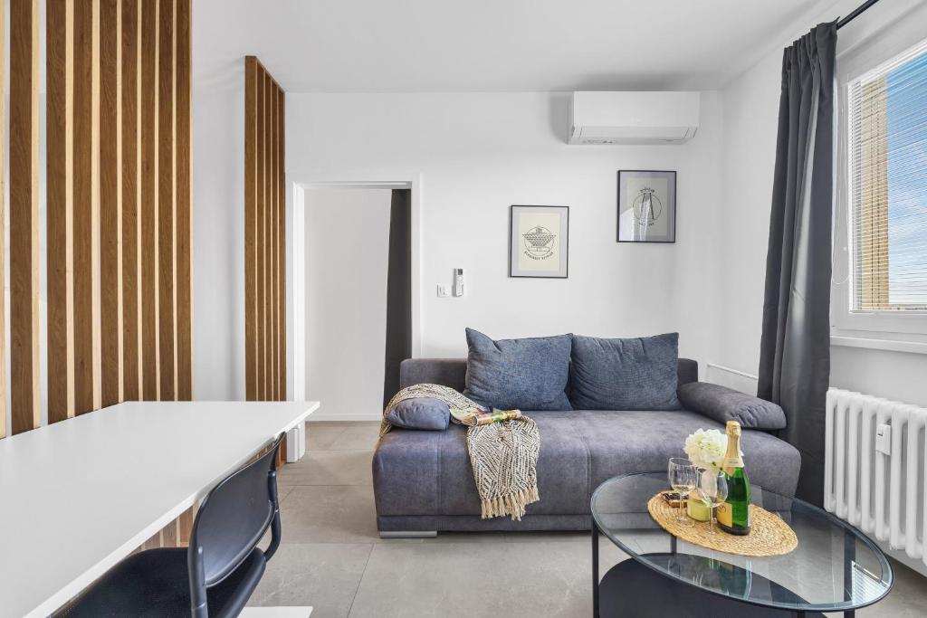 Χώρος καθιστικού στο BNB Rezedova One Retreat