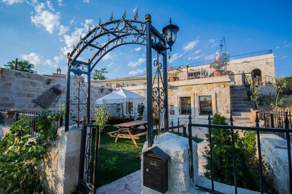 Zahrada ubytování Assiana Cave Hotel