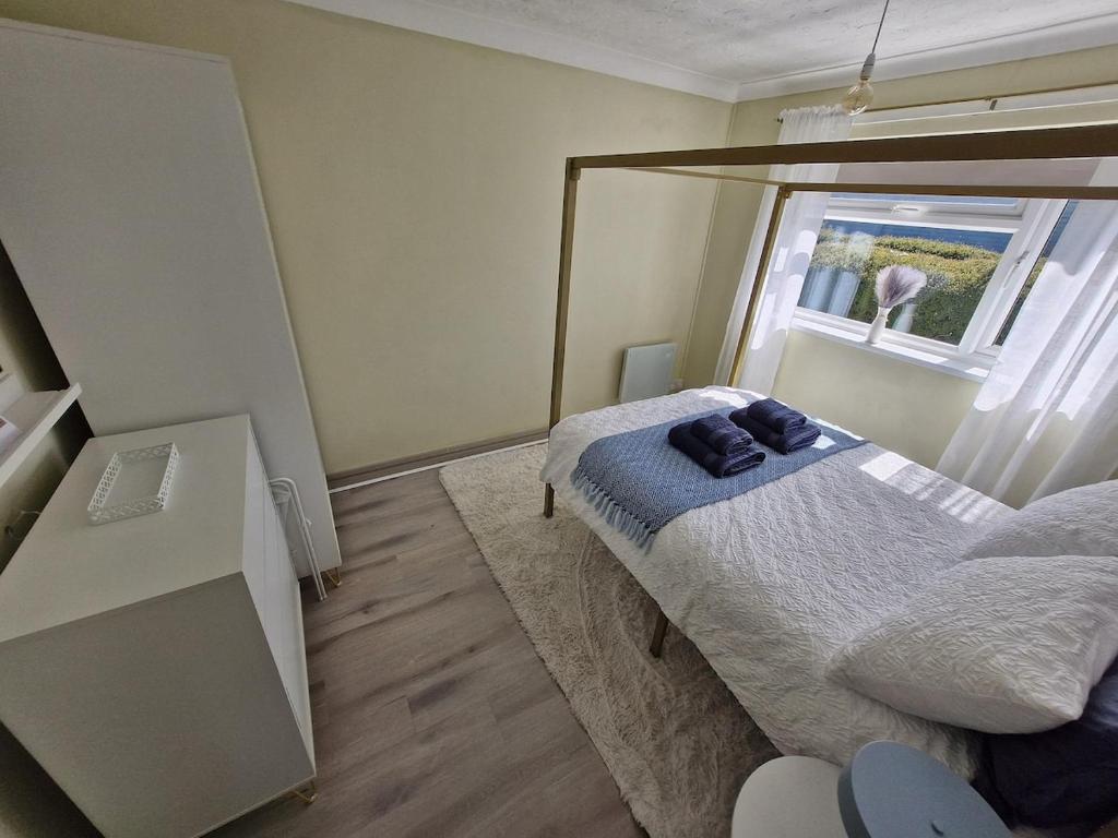 Modern Newly Renovated Home on the Broads 2