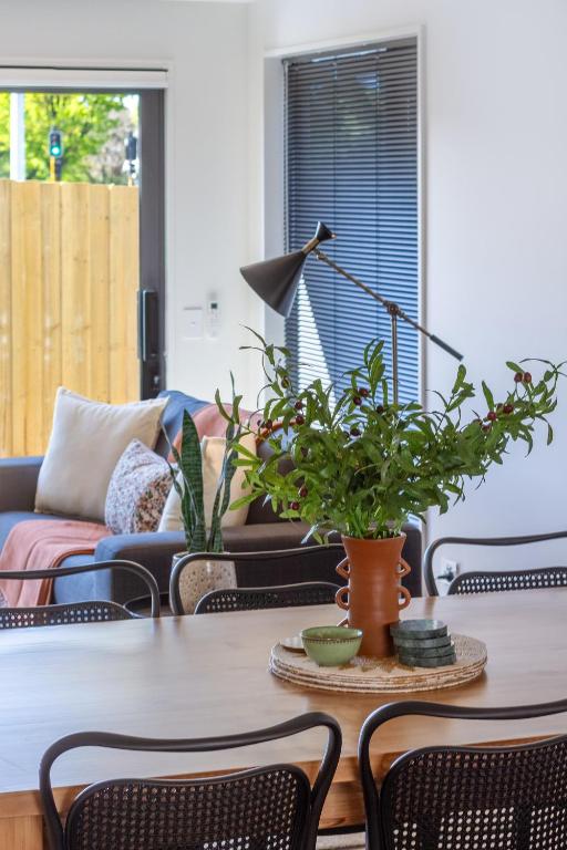 Walk In, Unwind & Feel Right at Home - Resim 11