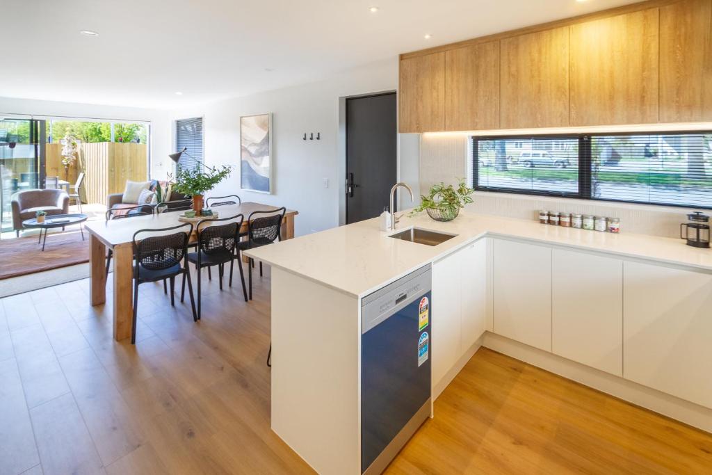 Walk In, Unwind & Feel Right at Home - Resim 25