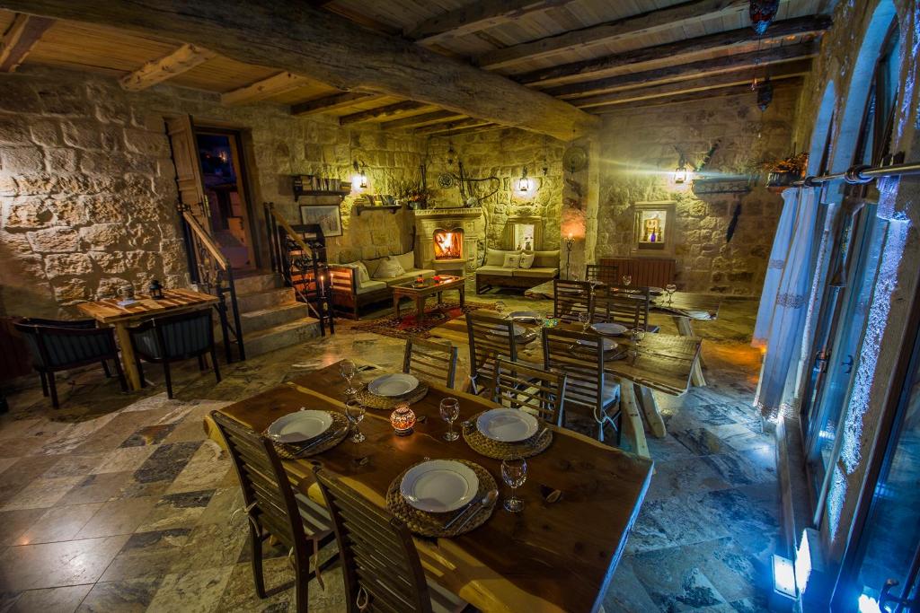 Restaurace v ubytování Assiana Cave Hotel