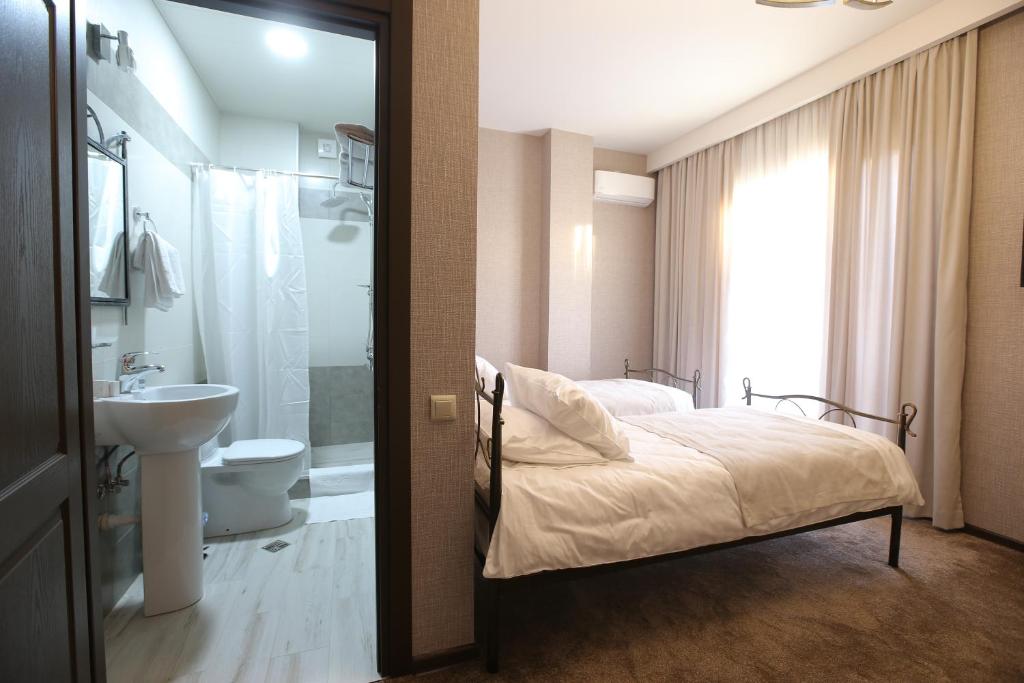 Koupelna v ubytování Golden Nugget Tbilisi