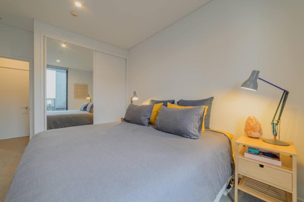 2BR City Escape on Welles Street - Resim 6