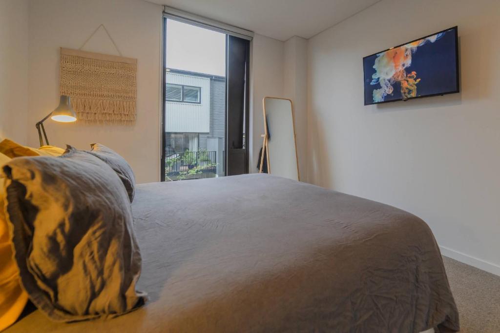 2BR City Escape on Welles Street - Resim 18