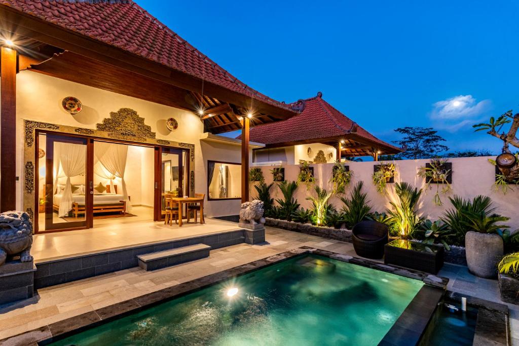 Πισίνα στο ή κοντά στο Kori Sebatu Villa, Ubud