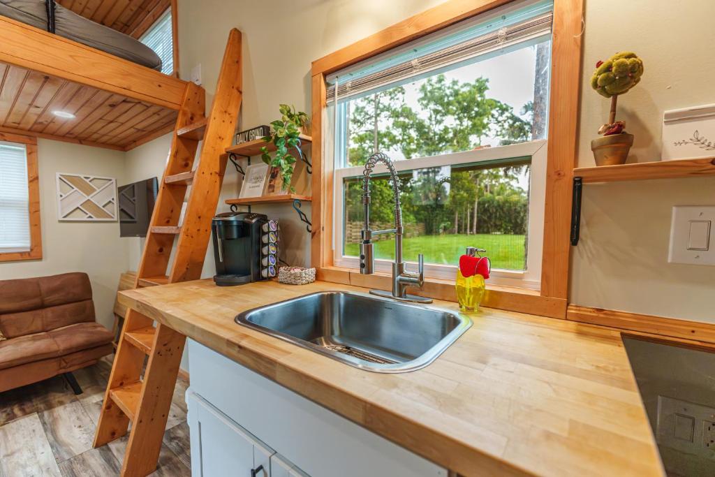 Summer Tiny House photo