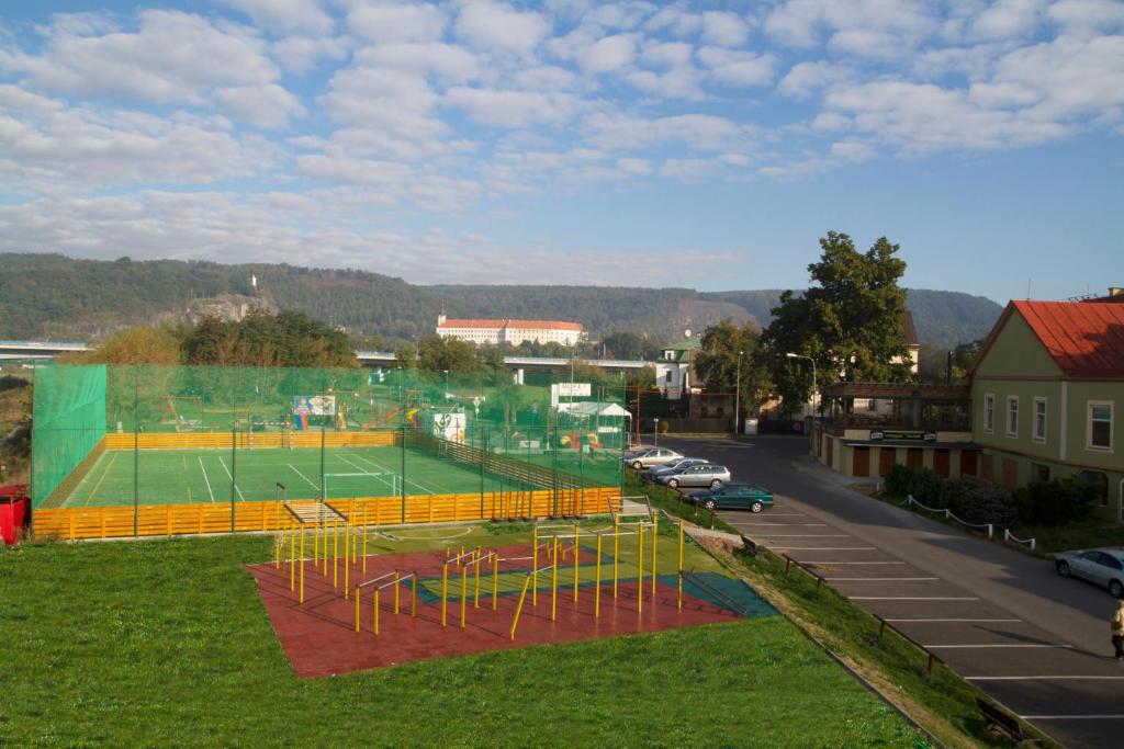 Nespecifikovaný výhled na hory nebo výhled na hory při pohledu z hotelu