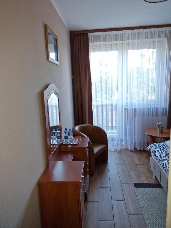 Usługi Noclegowe i Gastronomiczne dla Ludności Robert Mielcarek - Habitación Doble Con Balcón