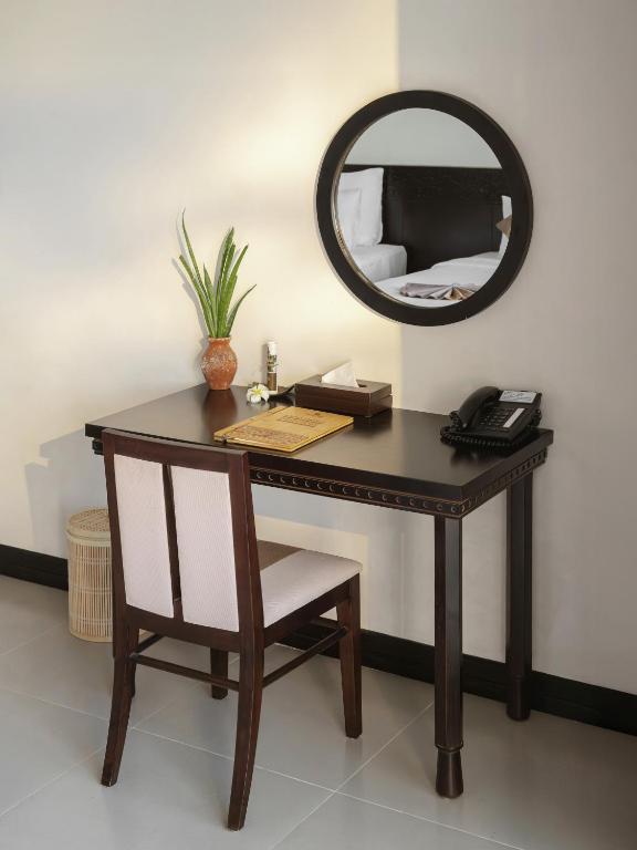 Phòng Deluxe 2 Giường Đơn Có Ban Công - Nhìn Ra Vườn