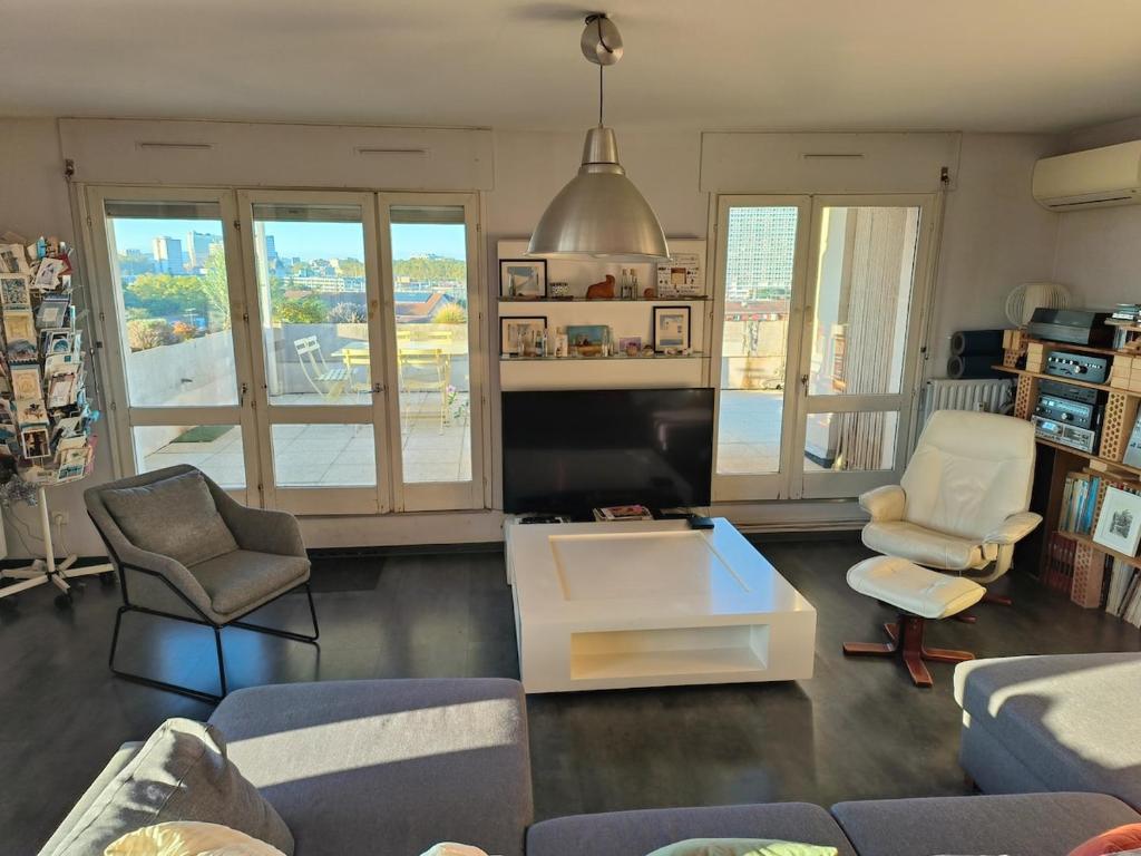 T5 Exceptional! Terrace 60 m2 by station 8 Pers