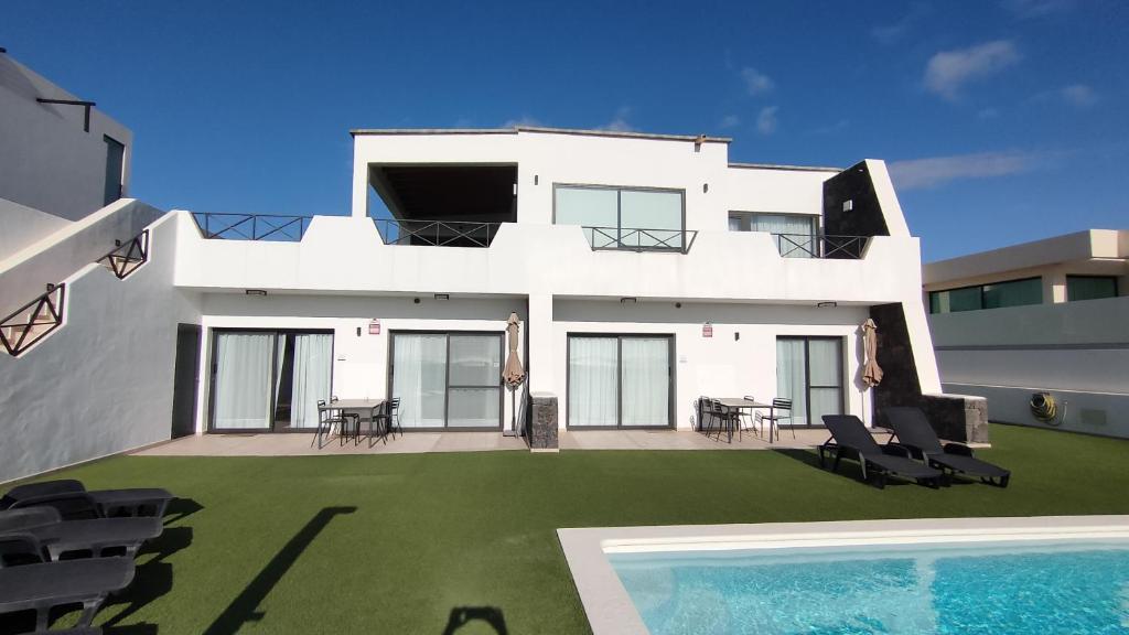 Seascape Heated Pool Adult Only