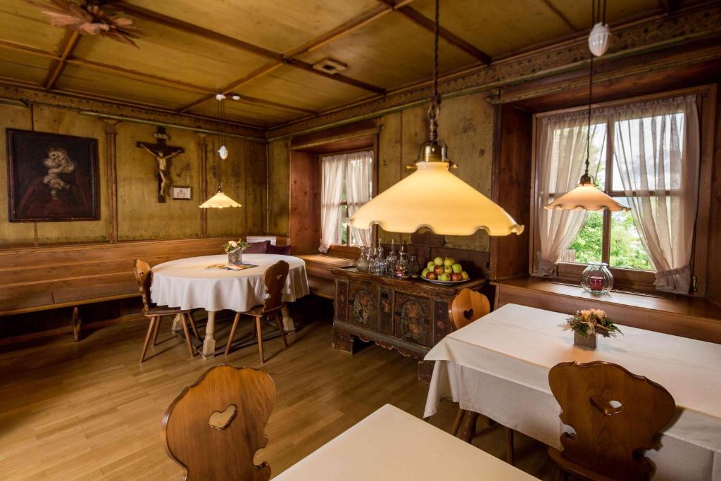 Restaurace v ubytování Pension An Der Linde