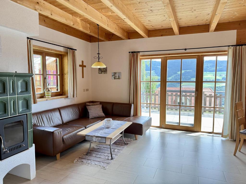 großes ferienhaus mit 5 schlafzimmer & 4 bäder, pöllauberg