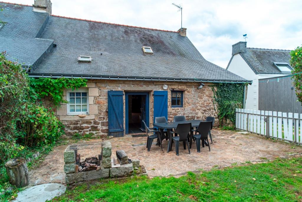 Το κτήριο όπου στεγάζεται  η παραθεριστική κατοικία