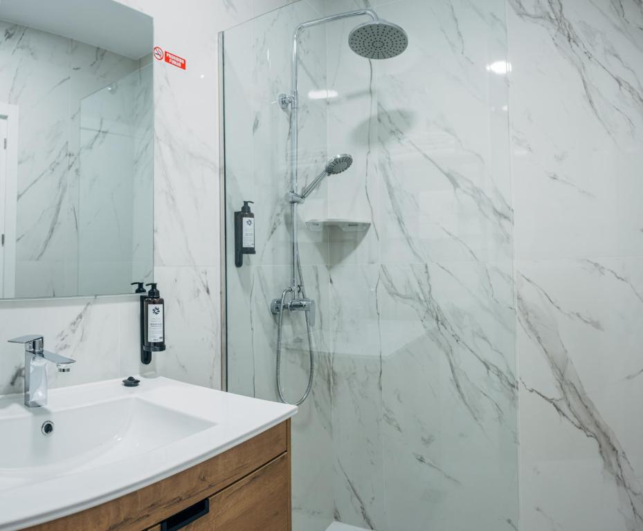 Hotel Golden Madrid - Resim 41