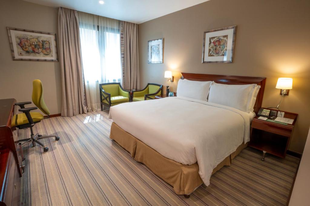 HOLIDAY INN OLAYA