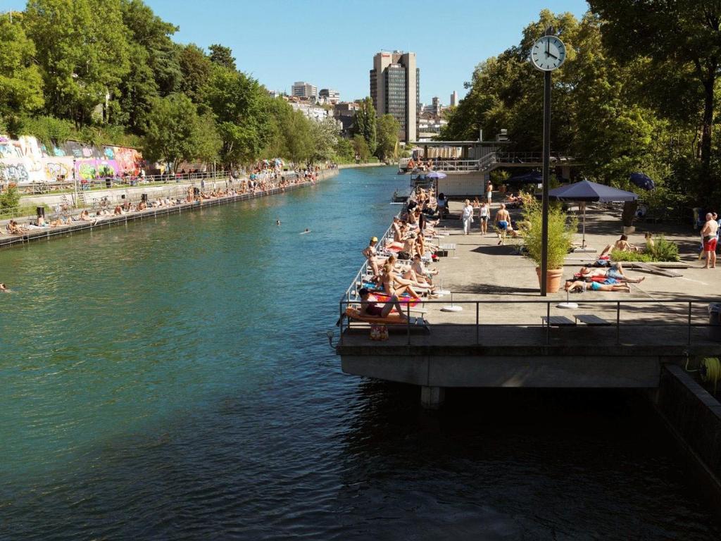 easyHotel Zürich City Limmatplatz - Resim 45