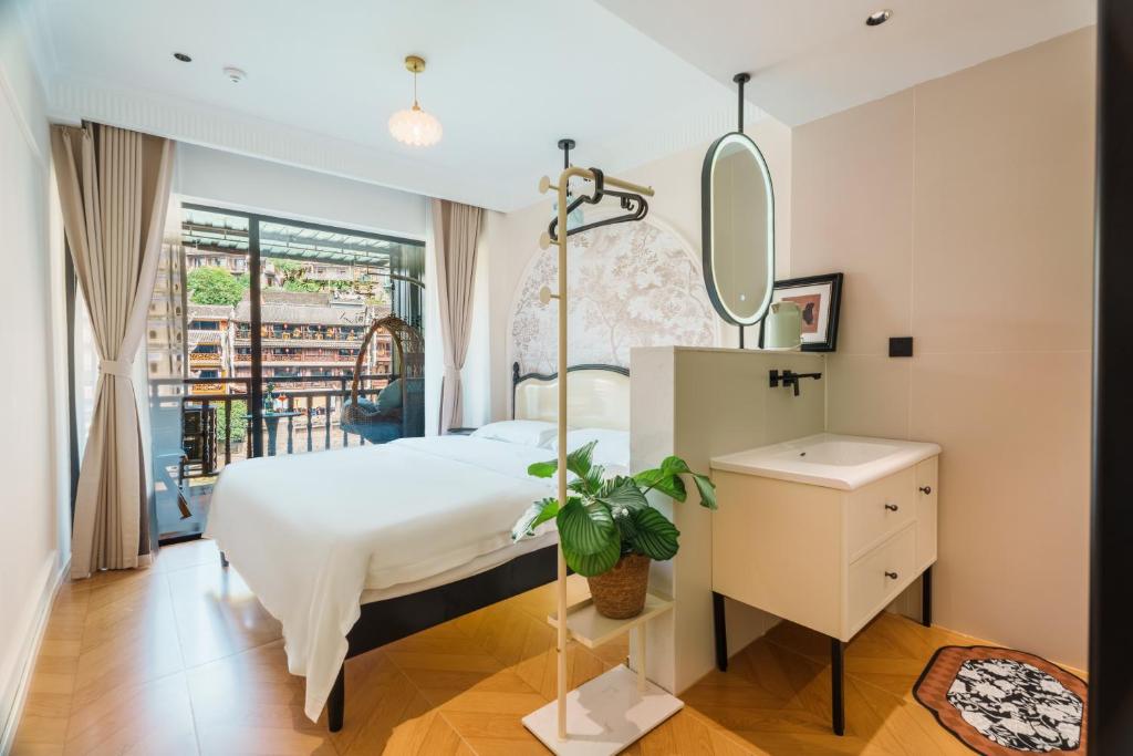 Monet Starry Night River View B&B Fenghuang Ancient Town
