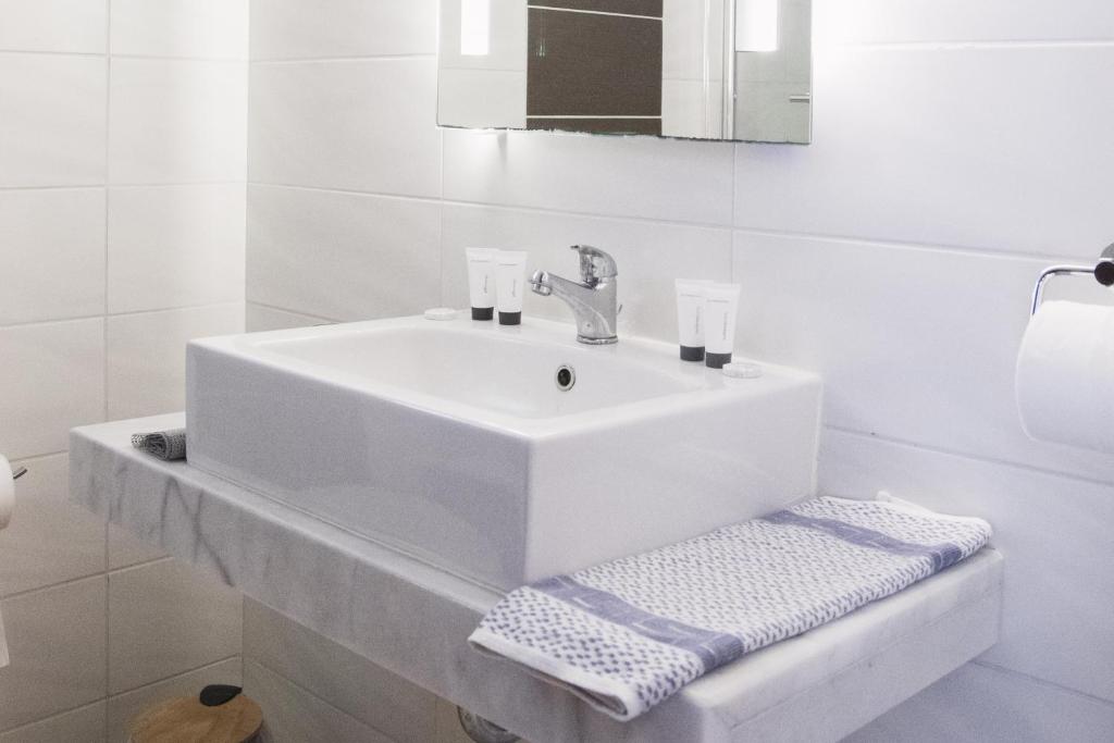 Ladiko Inn Hotel Faliraki -Anthony Quinn Bay - 4