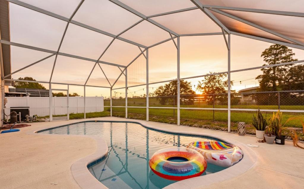 Πισίνα στο ή κοντά στο East Orlando Getaway - 3BR/2BTH - *Pool *Parking