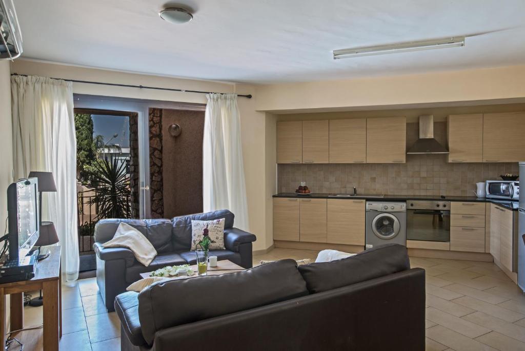 Napiana Apartments - Two-Bedroom Apartment (003)