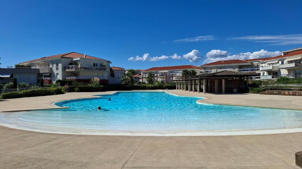 Grand studio front de mer climatisé-piscine-parking- Juan les pins