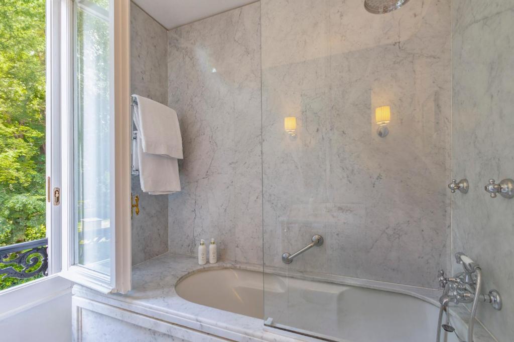 Hotel Regency - Small Luxury Hotels of the World - 9