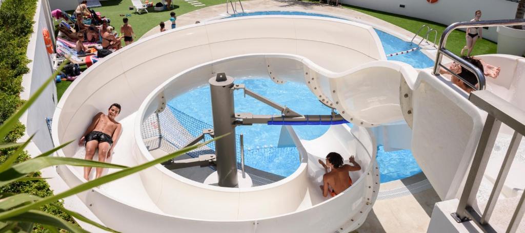 Bazén v ubytování RH Princesa Hotel & Spa 4* Sup nebo v jeho okolí