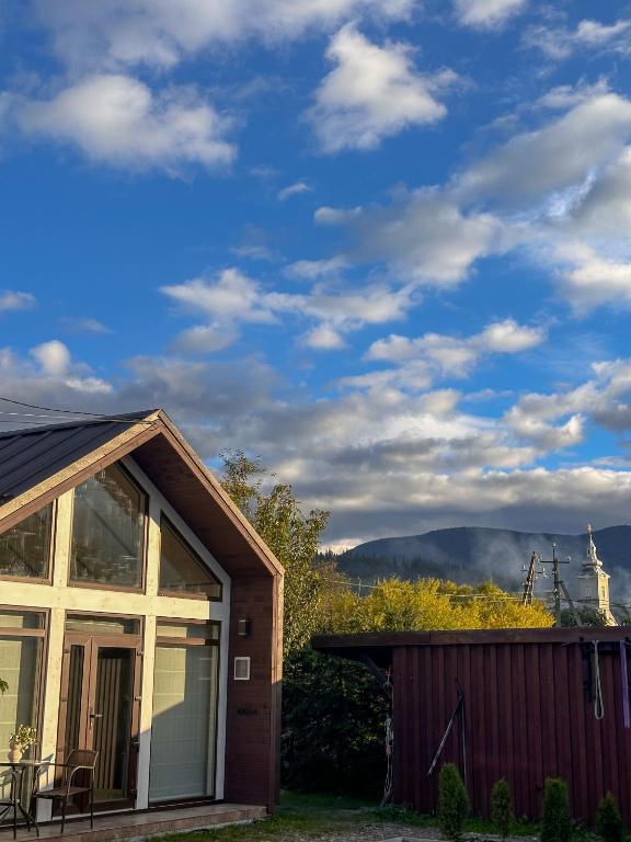 En generel udsigt til bjerge eller udsigt til bjerge taget fra feriehuset