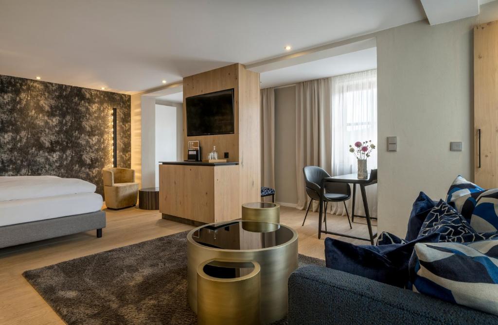 Landhotel Weißes Roß - King Room With Balcony