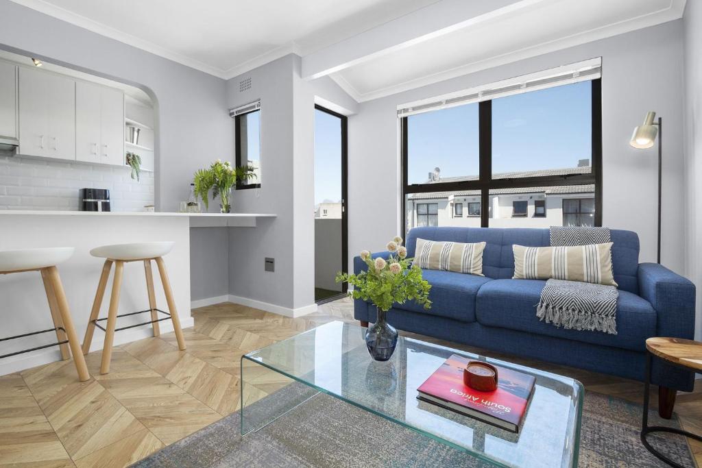 Χώρος καθιστικού στο 17 Megan's Place by Host Agents