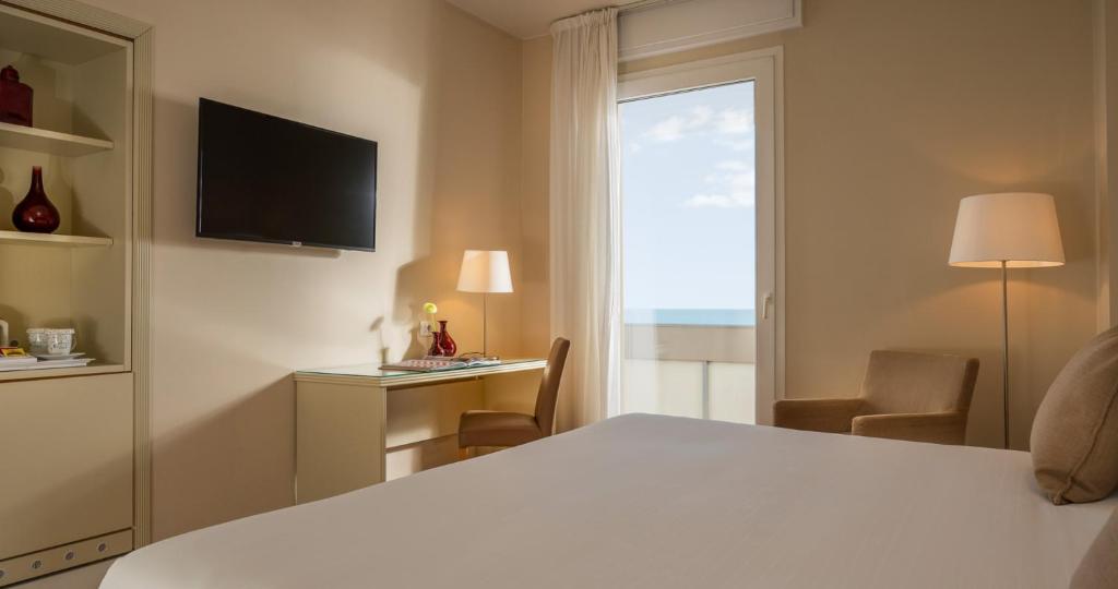 National Hotel - Resim 13