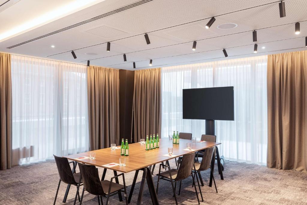 NH Collection München Bavaria - Resim 12