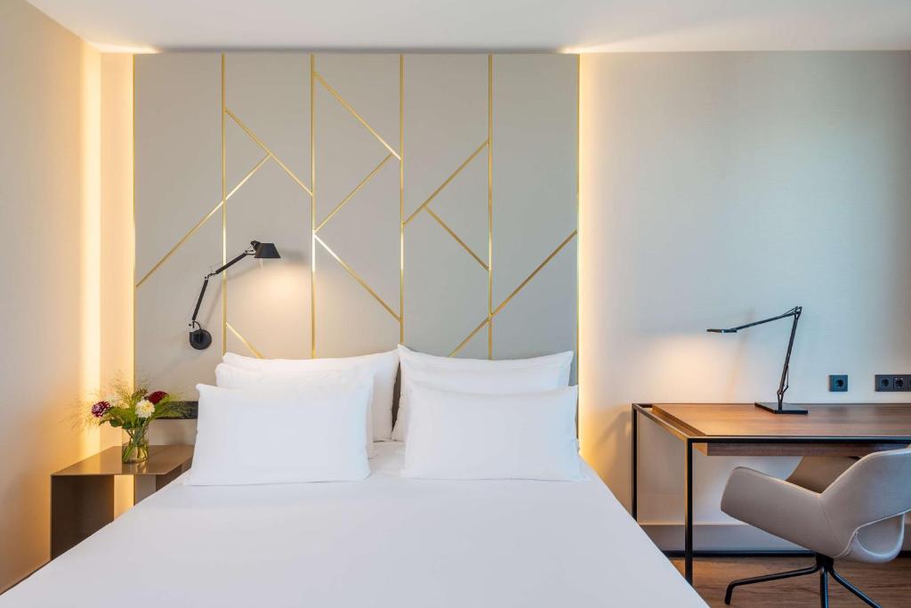 NH Collection München Bavaria - Resim 17