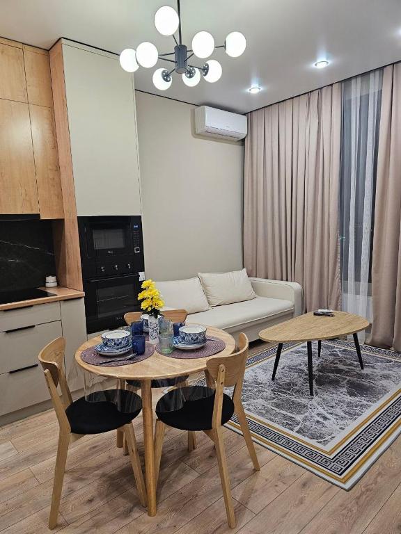 Gallery image of A new, cozy apartment in the Crystal on the 18th floor in Almaty
