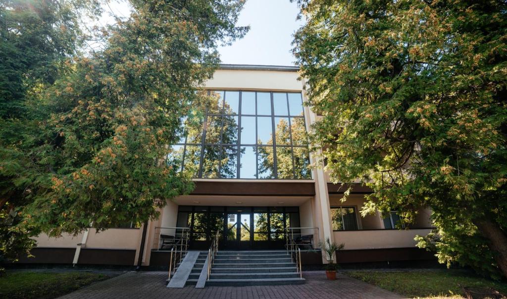 a building with stairs in front of it at Санаторій Кришталевий Палац 4 корпус in Truskavets