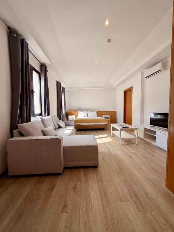 Living Funchal X - 5