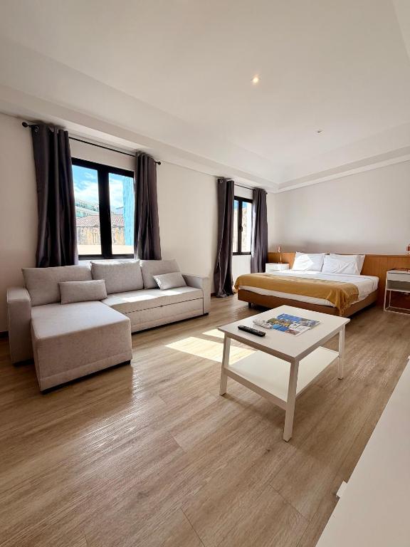 Living Funchal X - 4