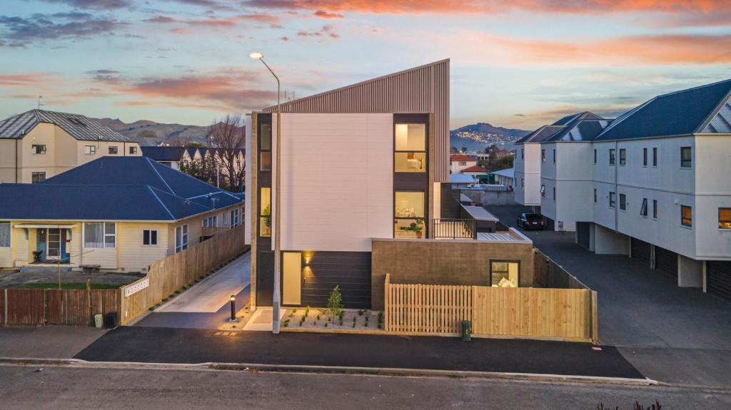 Newly Built 3BR with garage - Perfect for Groups - Resim 26