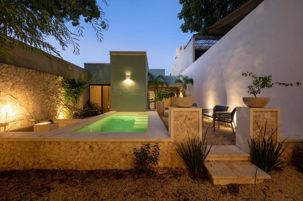 Kolam renang di atau dekat dengan Beautiful house in downtown Mérida