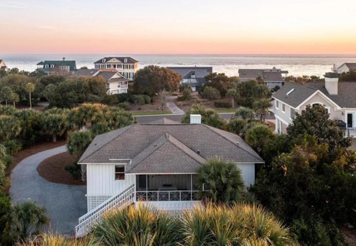Casa blanca con vistas al océano en SI3729: 3729 Seabrook Island Road, en Seabrook Island
