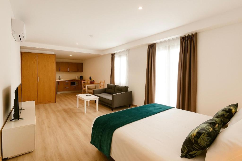 Living Funchal X - 1