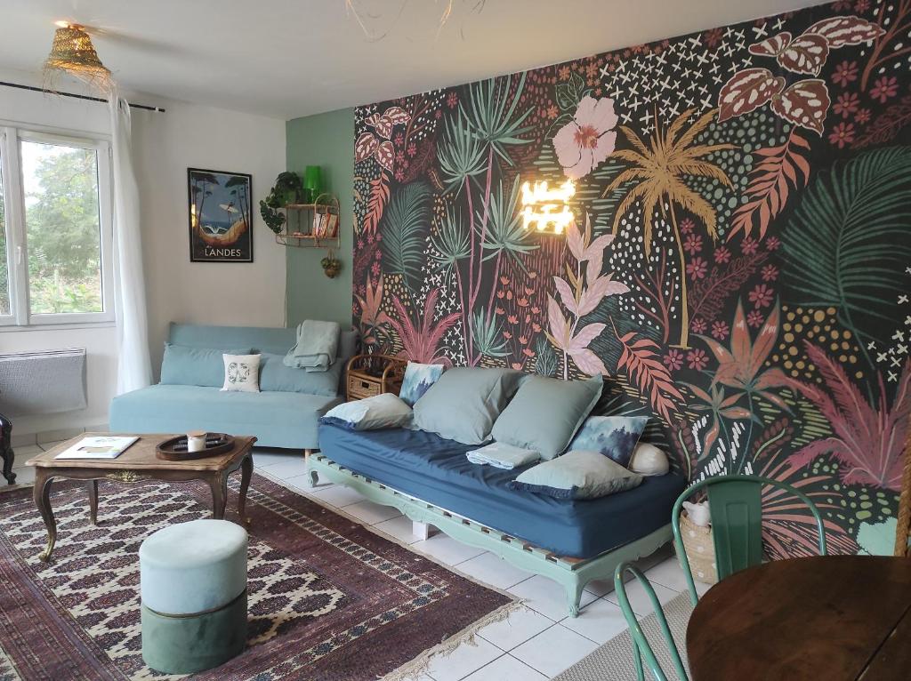 Χώρος καθιστικού στο Petite maison cosy l'Ermitage