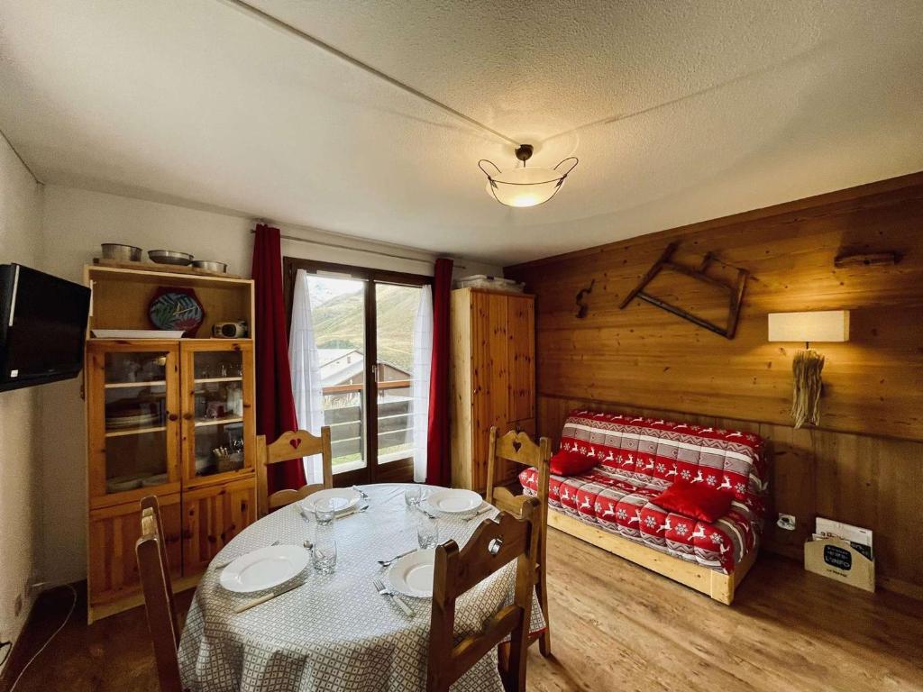 Appartement authentique 2 Étoiles aux Menuires avec wifi